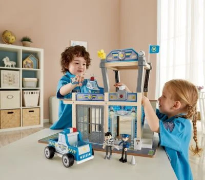 HAPE Autospieleset Polizeistation 2 HAPE Autospieleset Polizeistation – Bild 2